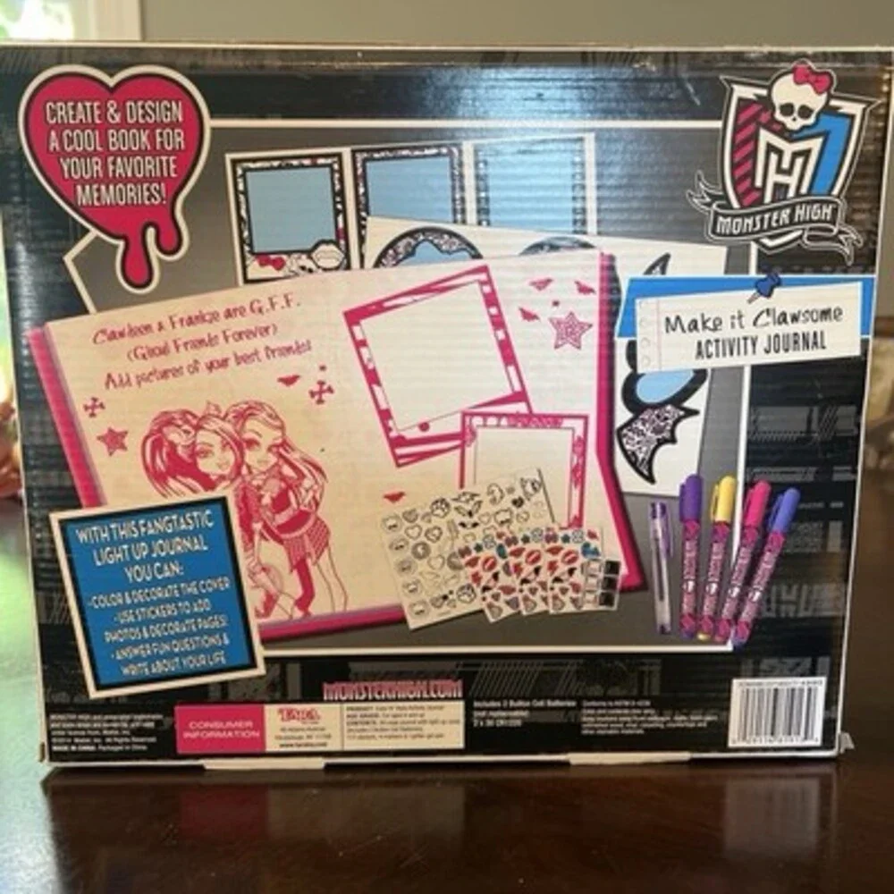 Monster High Make It Clawsome Activity Journal